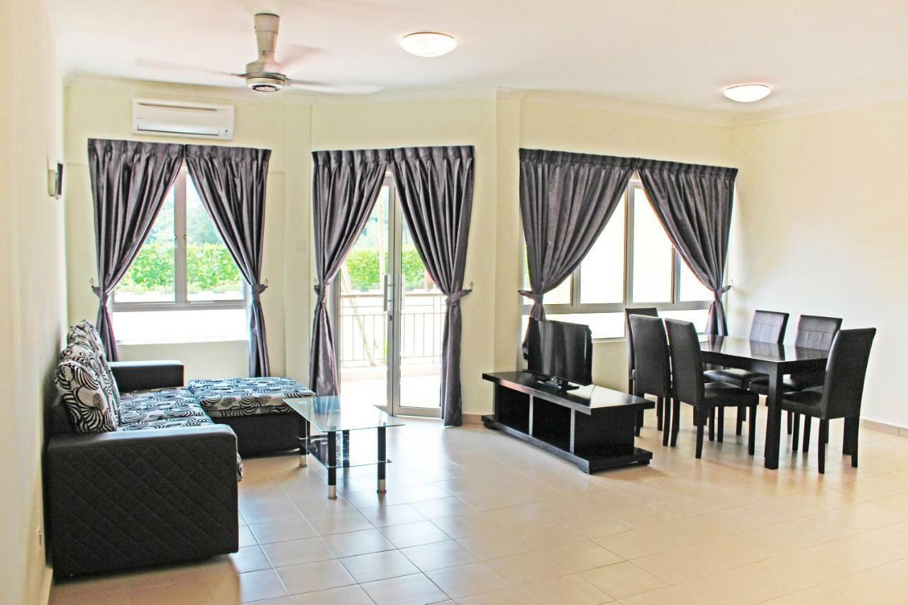 Tiara Desaru Resort Kültér fotó
